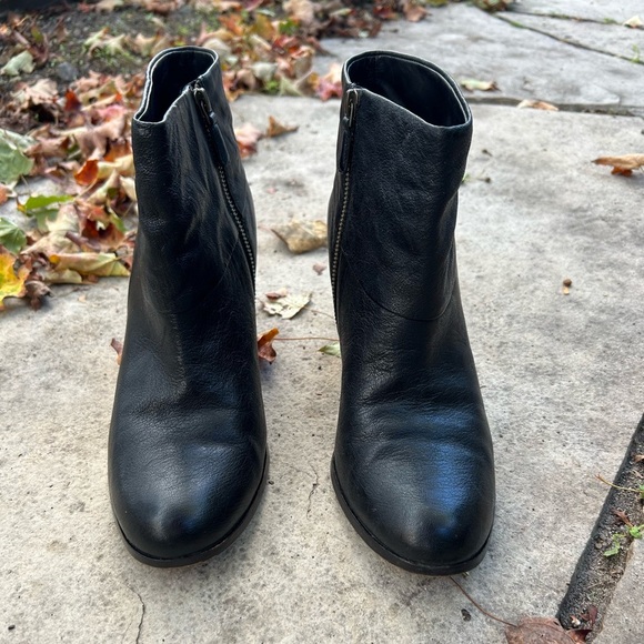 Cole Haan Black Cassidy ankle boots, size 10 - Picture 5 of 14